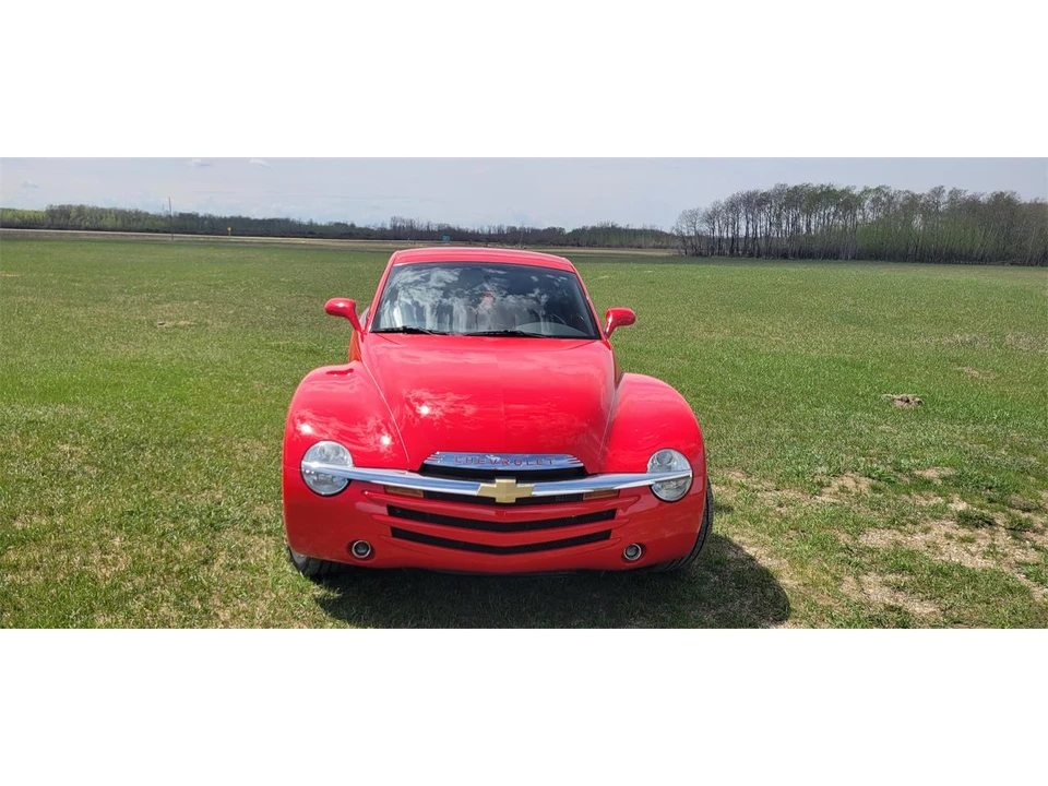 2005 Chevrolet SSR - Image 3 of 6