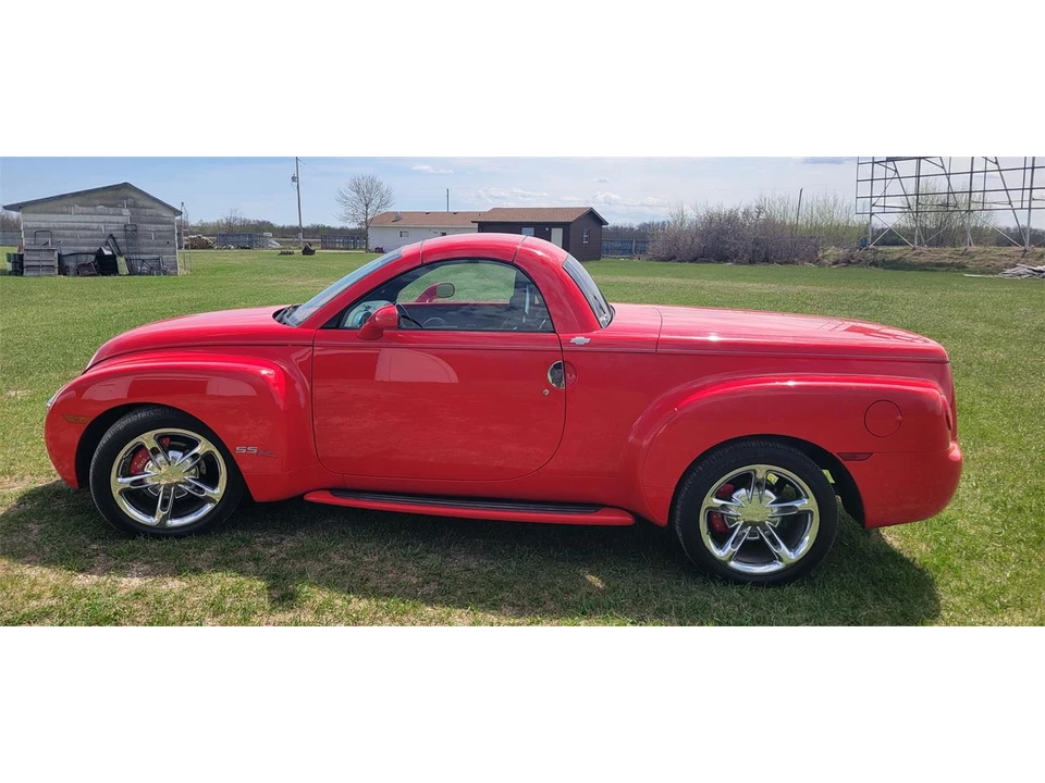 2005 Chevrolet SSR - Image 4 of 6