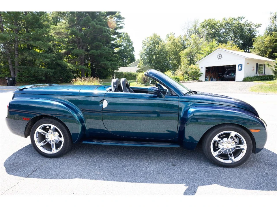 2005 Chevrolet SSR - Image 4 of 31