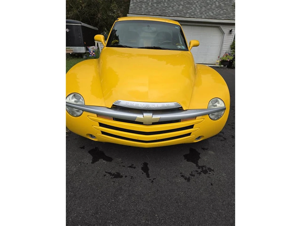 2005 Chevrolet SSR - Image 3 of 27