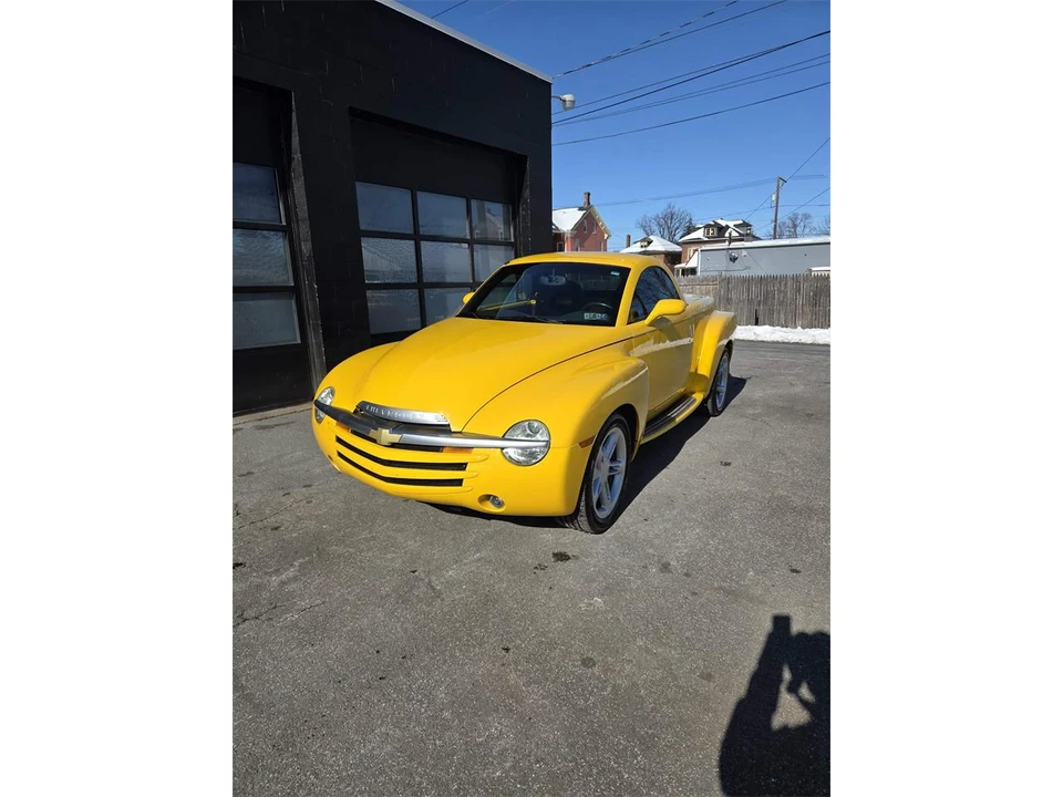 2005 Chevrolet SSR - Image 4 of 27
