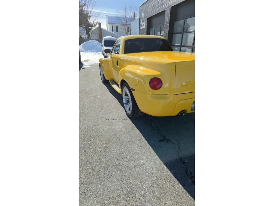 2005 Chevrolet SSR - Image 6 of 27