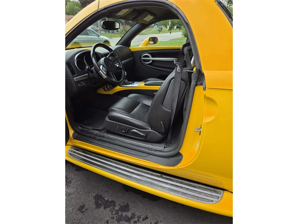 2005 Chevrolet SSR - Image 8 of 27