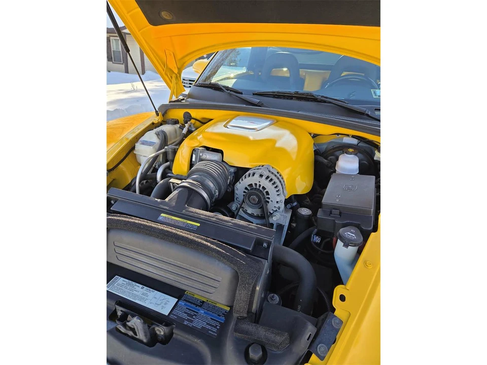 2005 Chevrolet SSR - Image 26 of 27