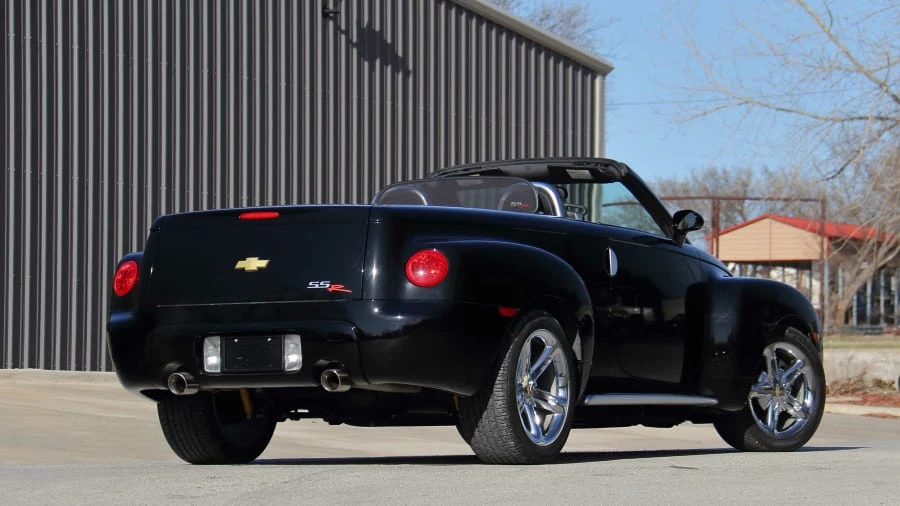 2005 Chevrolet SSR - Image 3 of 16