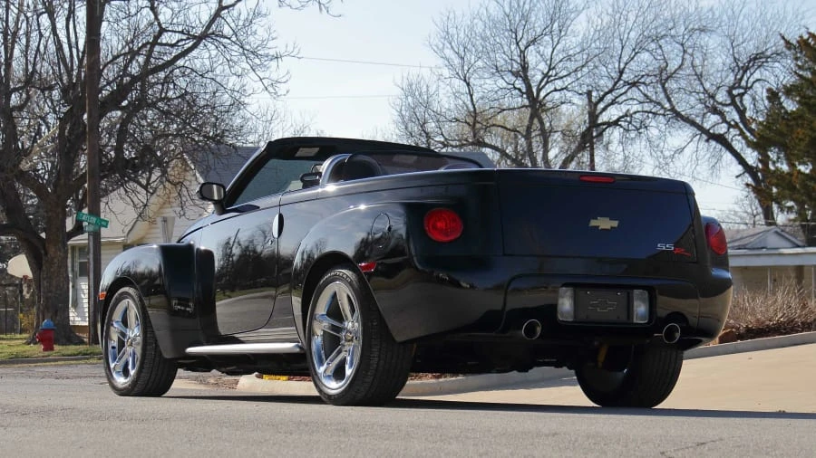 2005 Chevrolet SSR - Image 13 of 16