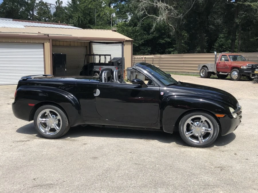 2005 Chevrolet SSR - Image 2 of 6