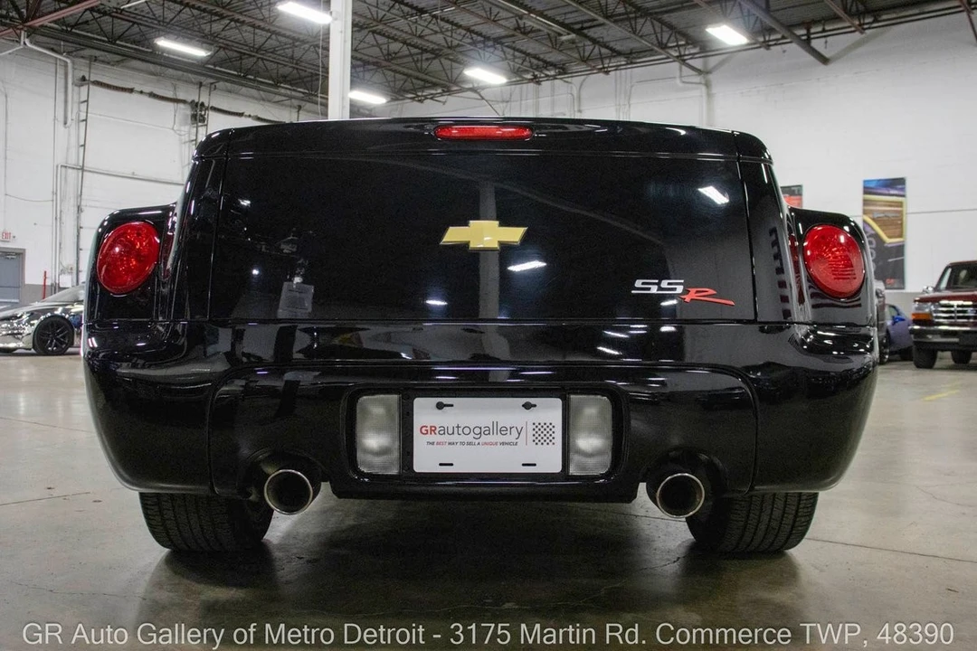 2005 Chevrolet SSR - Image 7 of 12