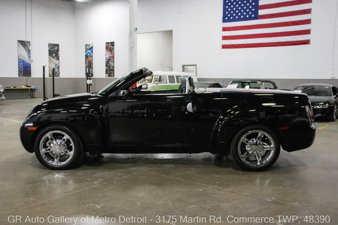 2005 Chevrolet SSR - Image 4 of 12