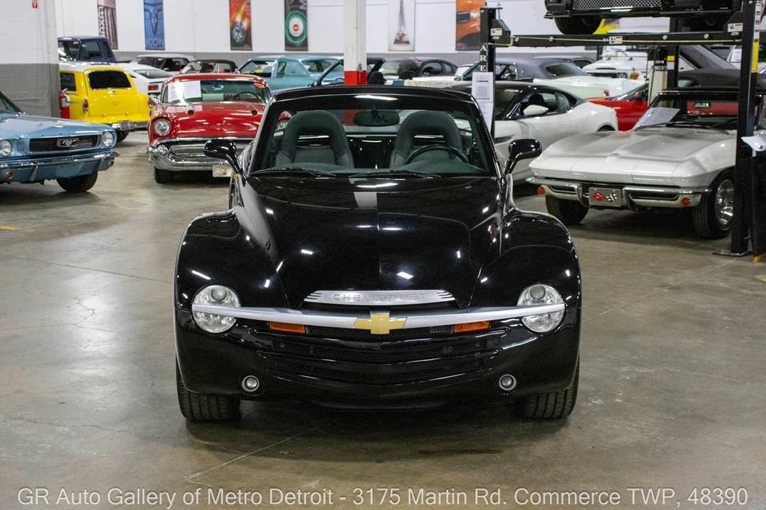 2005 Chevrolet SSR - Image 12 of 12
