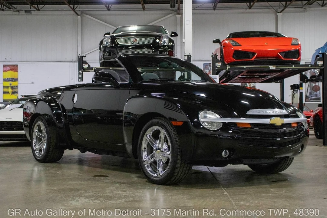 2005 Chevrolet SSR - Image 11 of 12