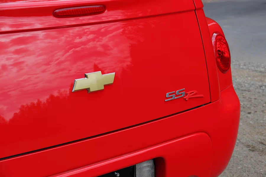 2005 Chevrolet SSR - Image 10 of 24