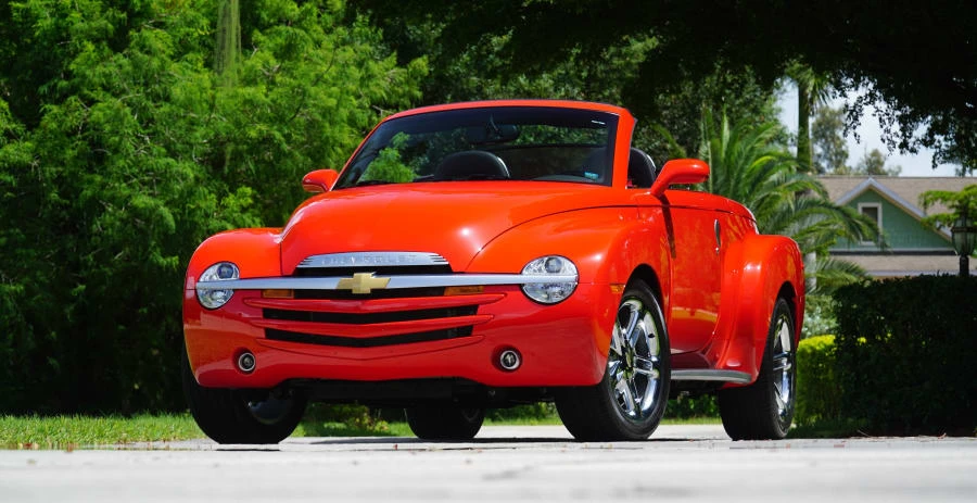 2005 Chevrolet SSR - Image 2 of 12
