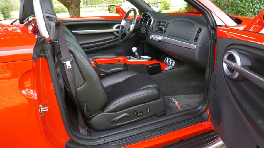 2005 Chevrolet SSR - Image 9 of 12