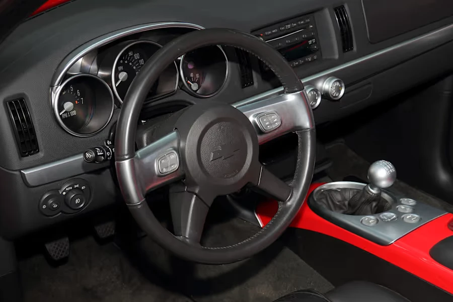 2005 Chevrolet SSR - Image 14 of 24