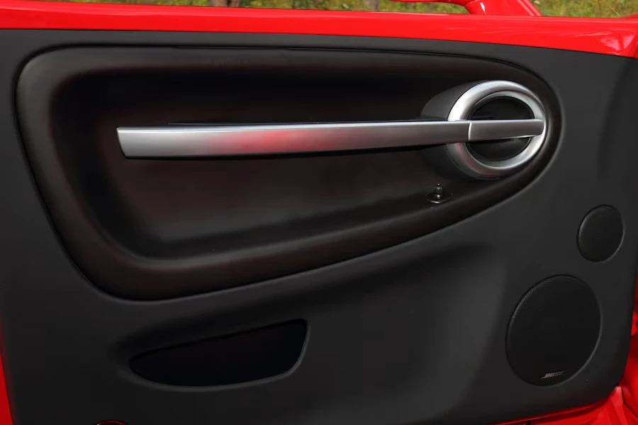 2005 Chevrolet SSR - Image 16 of 24