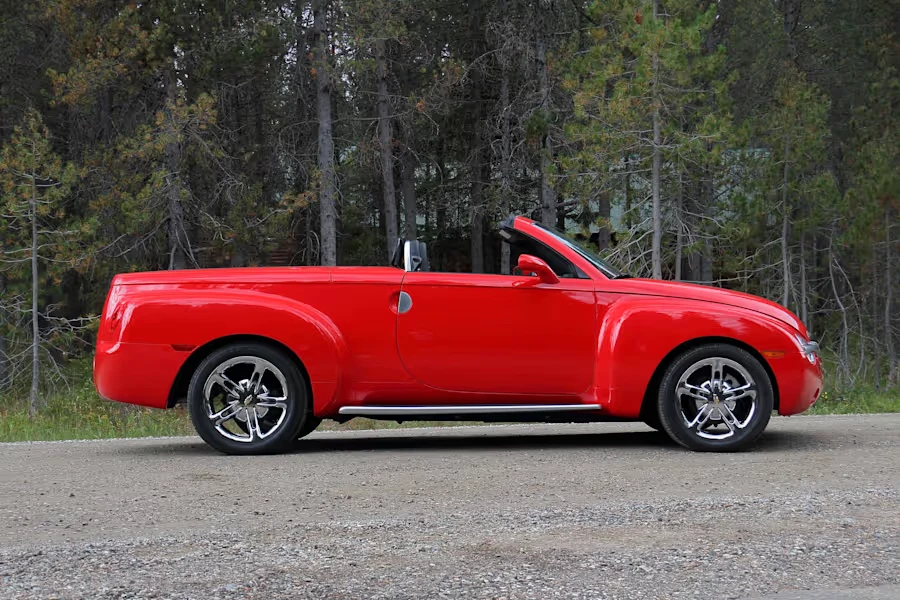 2005 Chevrolet SSR - Image 2 of 24