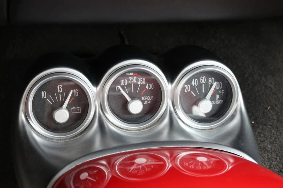 2005 Chevrolet SSR - Image 27 of 31