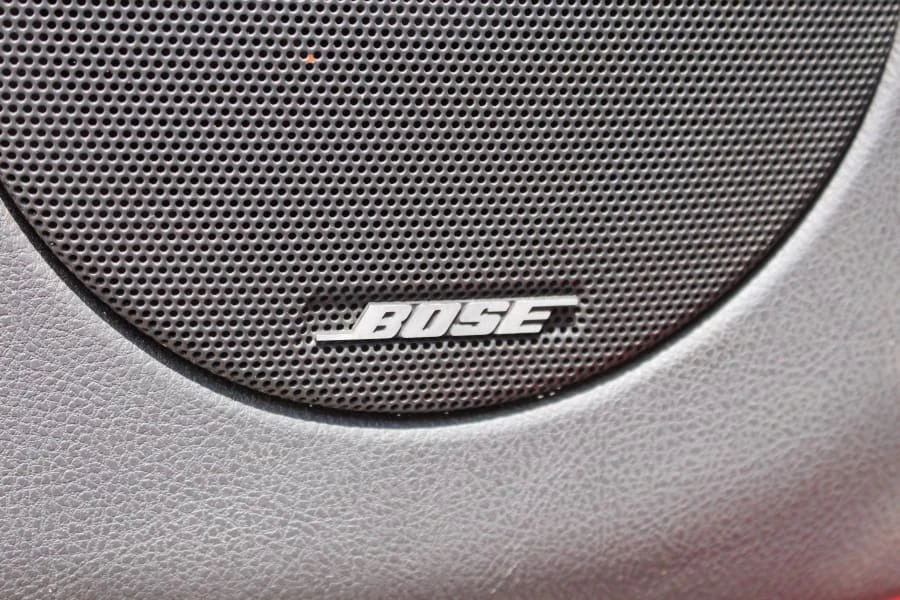 2005 Chevrolet SSR - Image 30 of 31