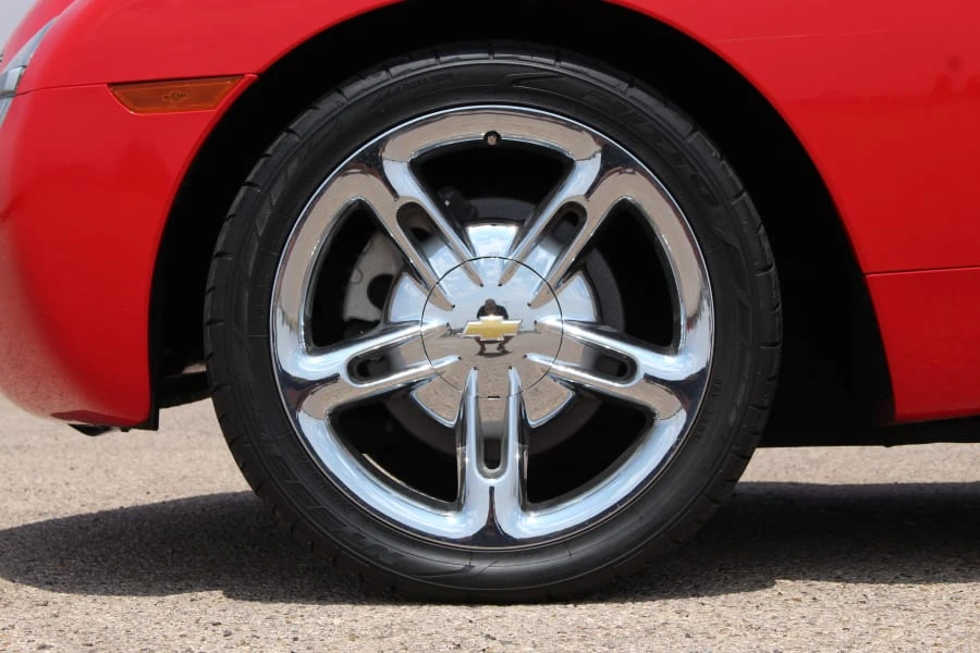 2005 Chevrolet SSR - Image 13 of 31