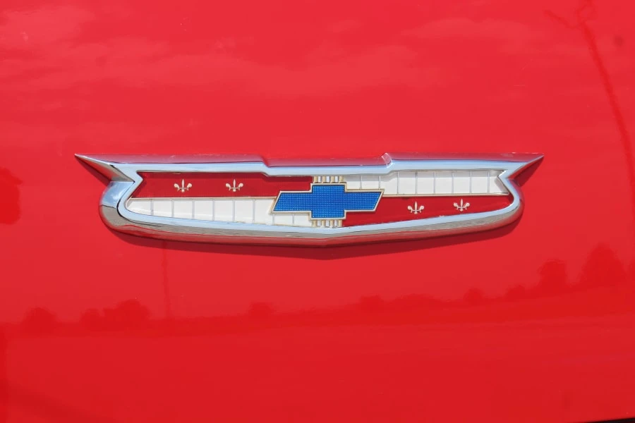 2005 Chevrolet SSR - Image 9 of 31