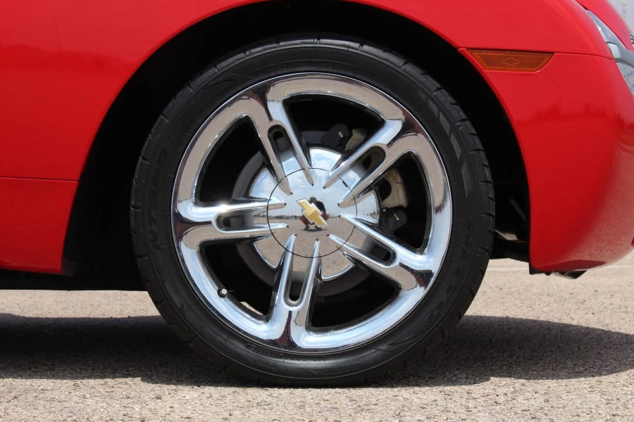 2005 Chevrolet SSR - Image 14 of 31