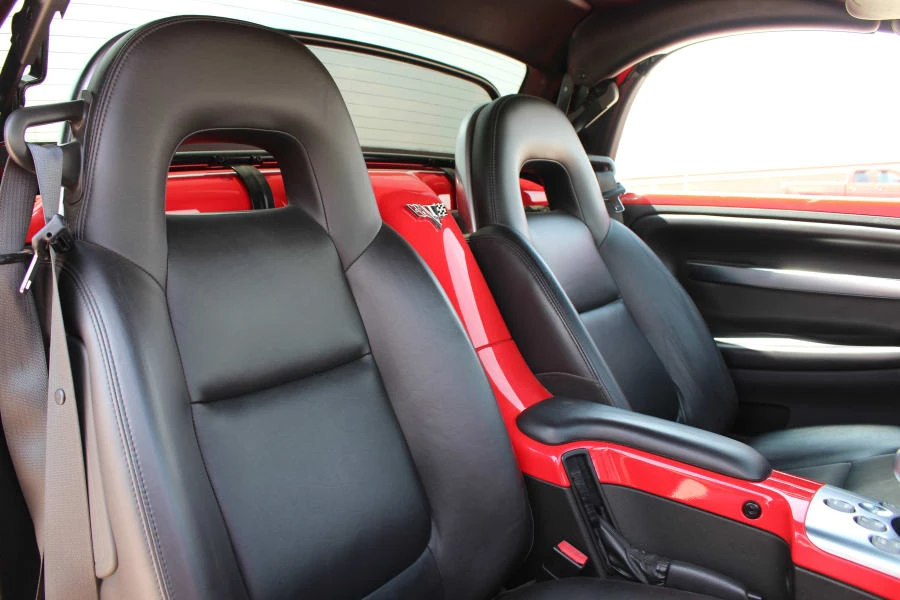 2005 Chevrolet SSR - Image 23 of 31