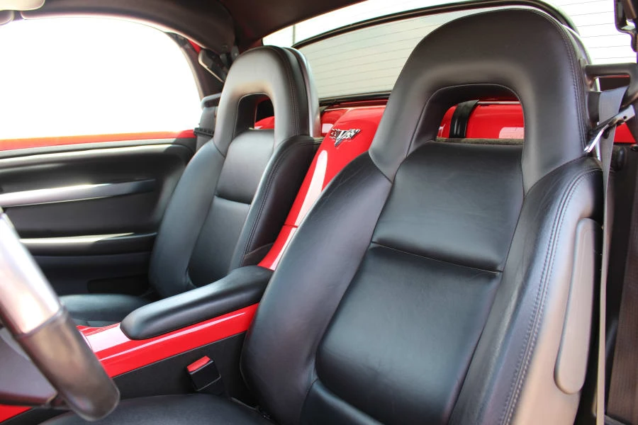 2005 Chevrolet SSR - Image 21 of 31