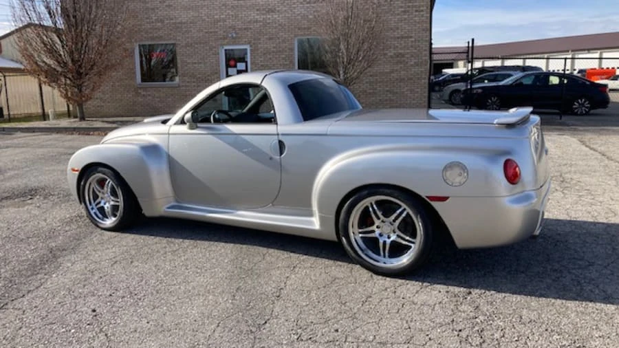 2005 Chevrolet SSR - Image 6 of 7