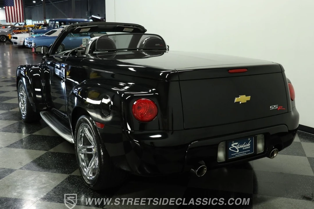 2005 Chevrolet SSR - Image 9 of 12