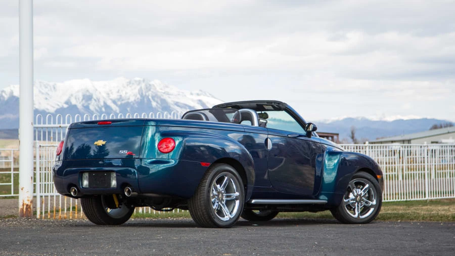 2005 Chevrolet SSR - Image 3 of 20