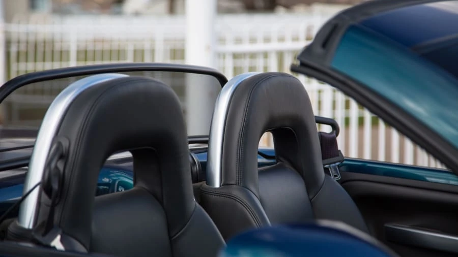 2005 Chevrolet SSR - Image 17 of 20
