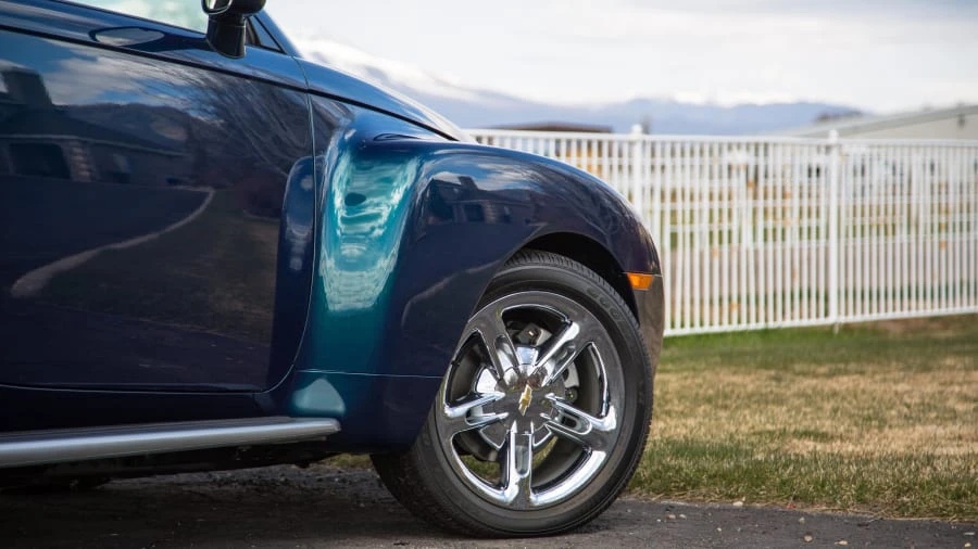 2005 Chevrolet SSR - Image 18 of 20