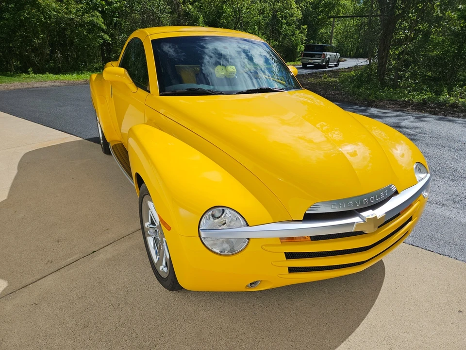 2005 Chevrolet SSR - Image 6 of 12