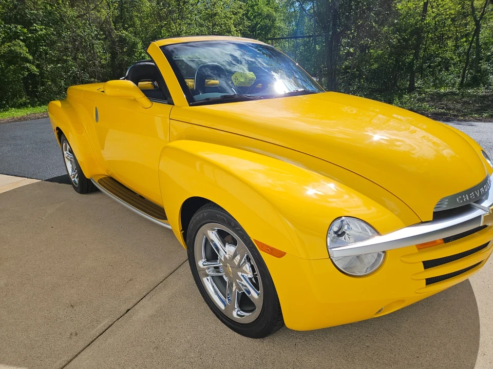 2005 Chevrolet SSR - Image 11 of 12