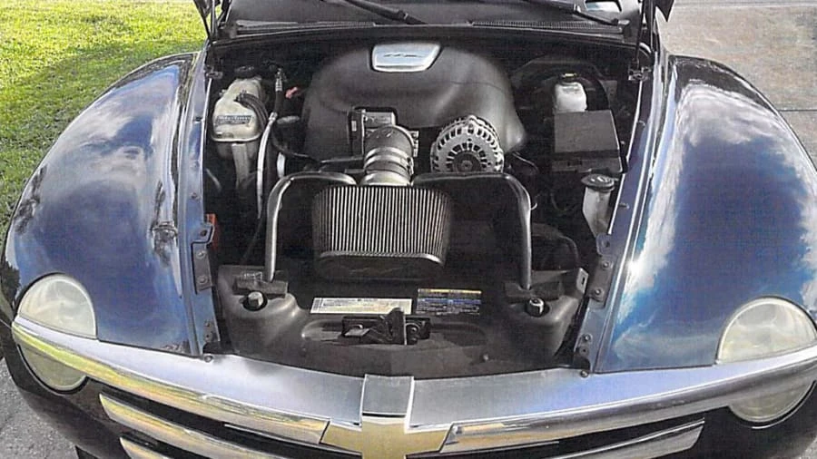 2005 Chevrolet SSR - Image 10 of 11