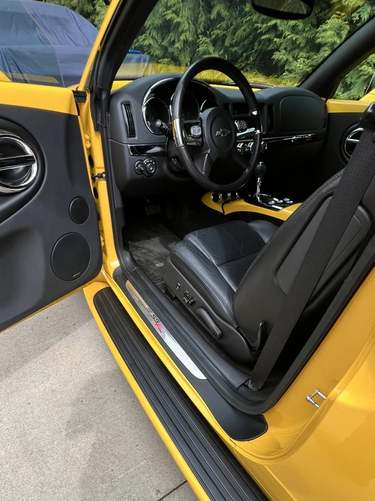 2005 Chevrolet SSR - Image 15 of 31