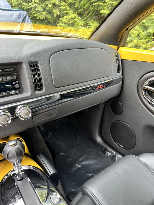2005 Chevrolet SSR - Image 18 of 31