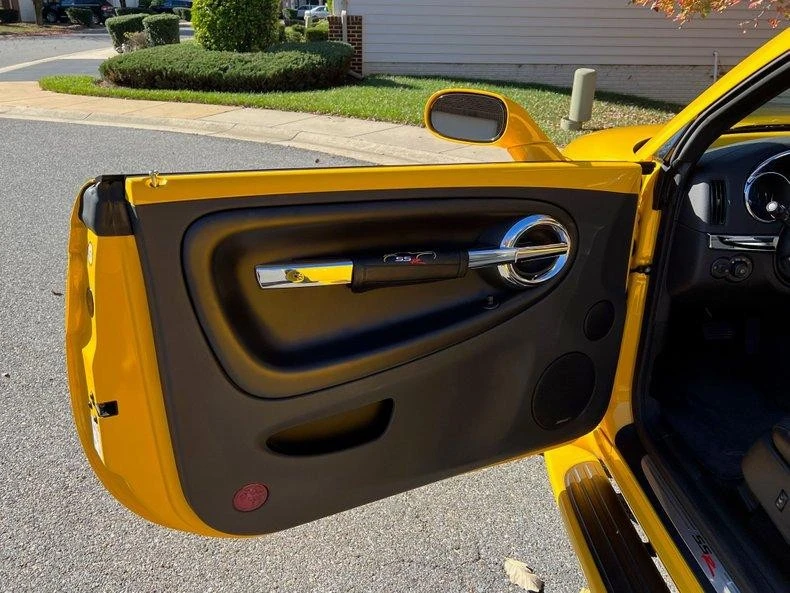 2005 Chevrolet SSR - Image 5 of 17
