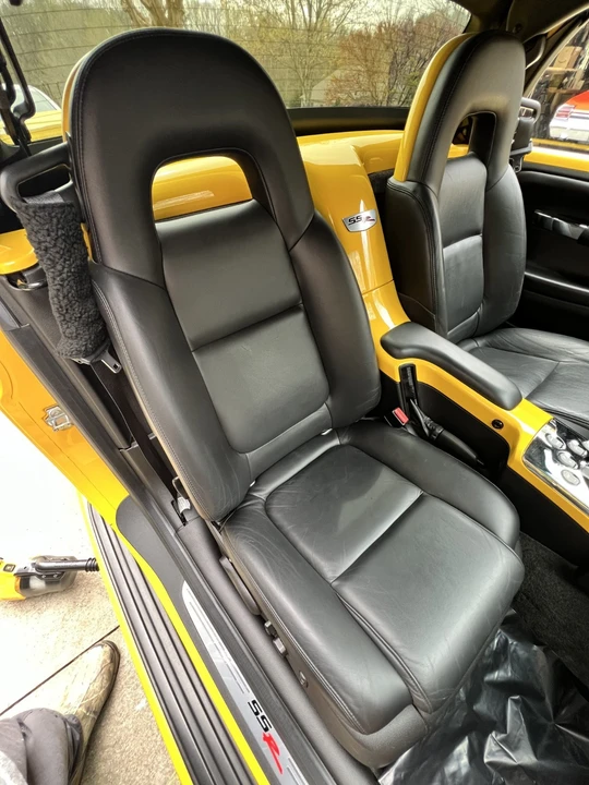 2005 Chevrolet SSR - Image 11 of 31