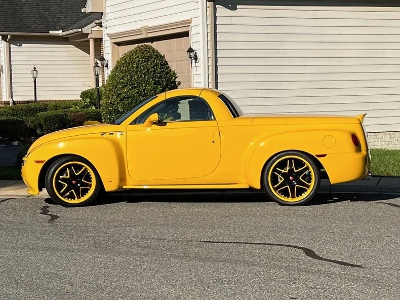 2005 Chevrolet SSR - Image 4 of 18