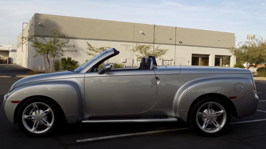 2005 Chevrolet SSR - Image 2 of 6