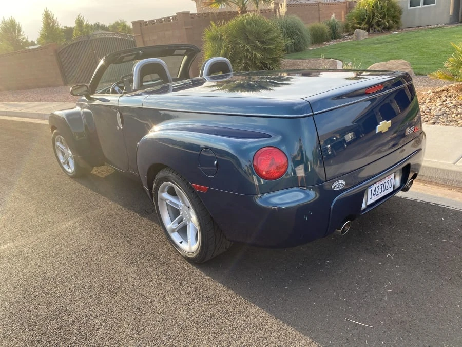 2005 Chevrolet SSR - Image 8 of 9