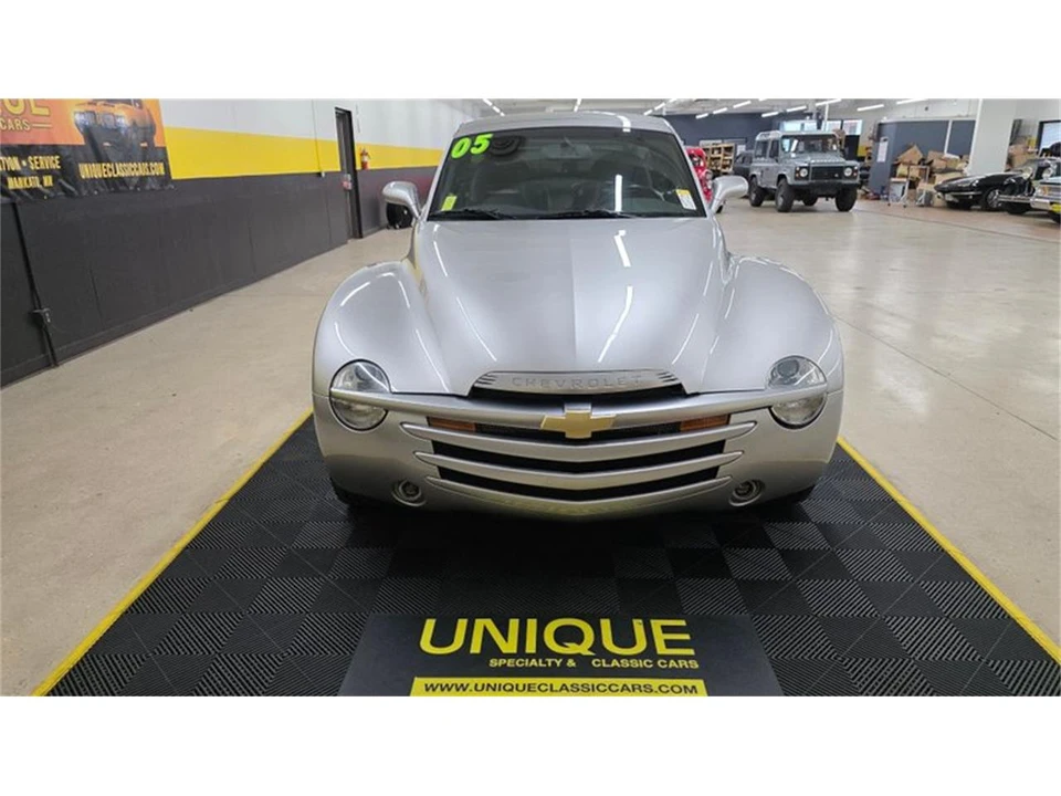 2005 Chevrolet SSR - Image 21 of 31