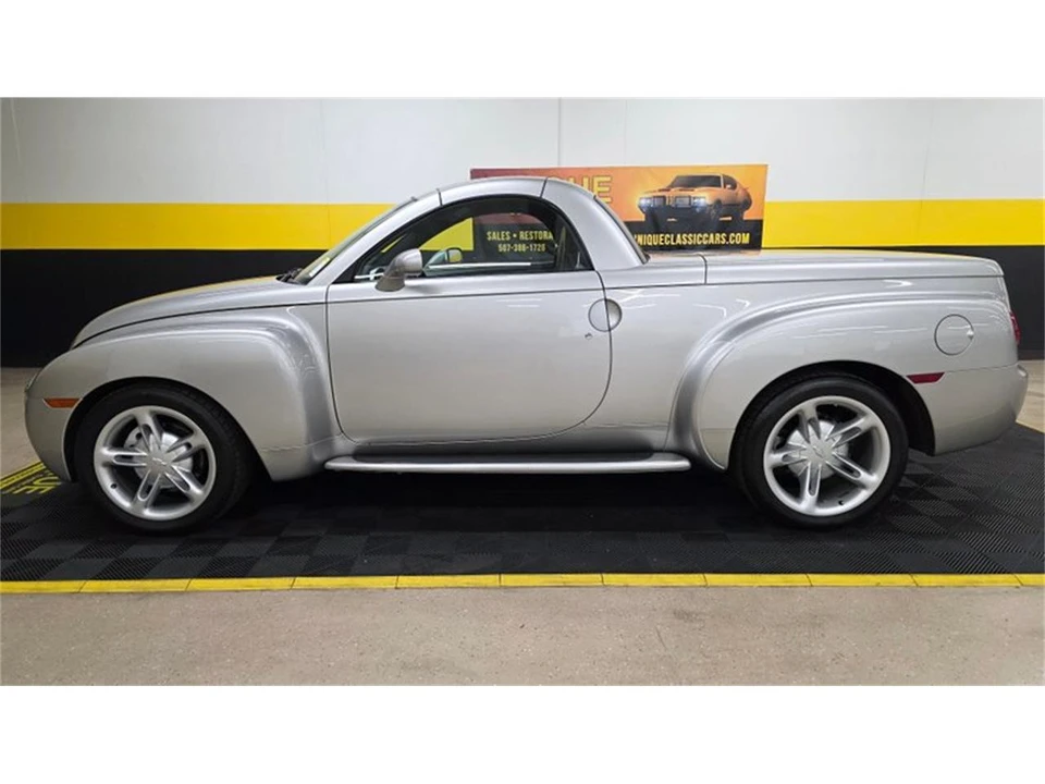 2005 Chevrolet SSR - Image 26 of 31