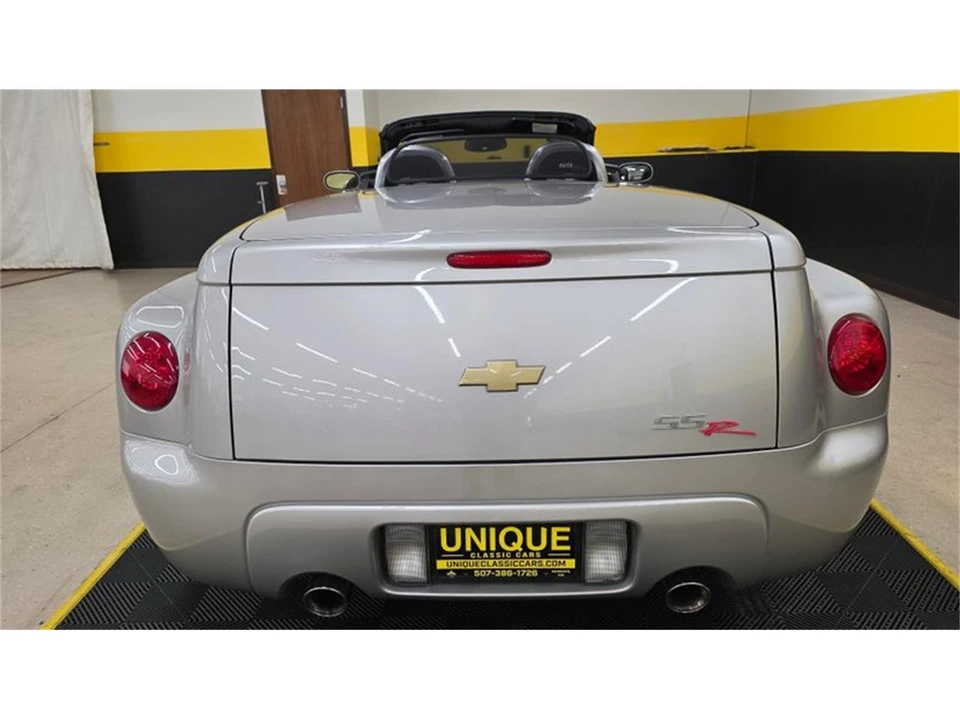 2005 Chevrolet SSR - Image 5 of 31