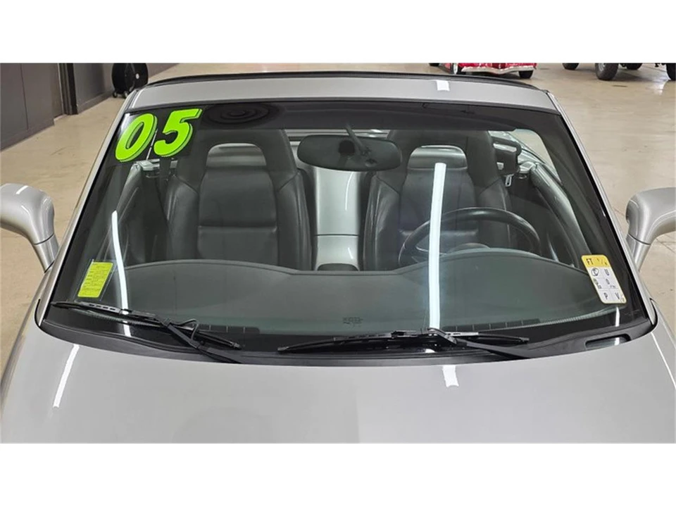 2005 Chevrolet SSR - Image 14 of 31
