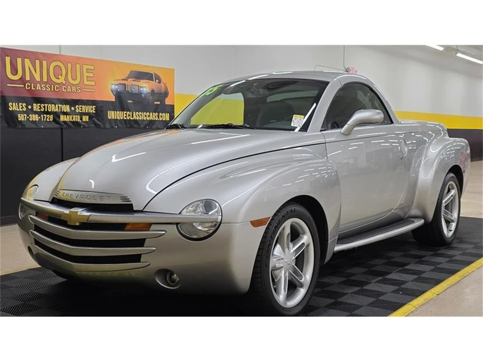 2005 Chevrolet SSR - Image 20 of 31