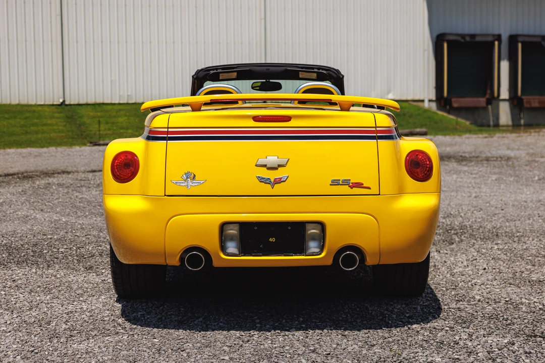 2005 Chevrolet SSR - Image 8 of 31