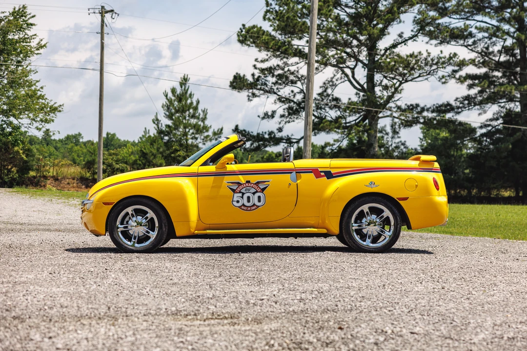 2005 Chevrolet SSR - Image 4 of 31